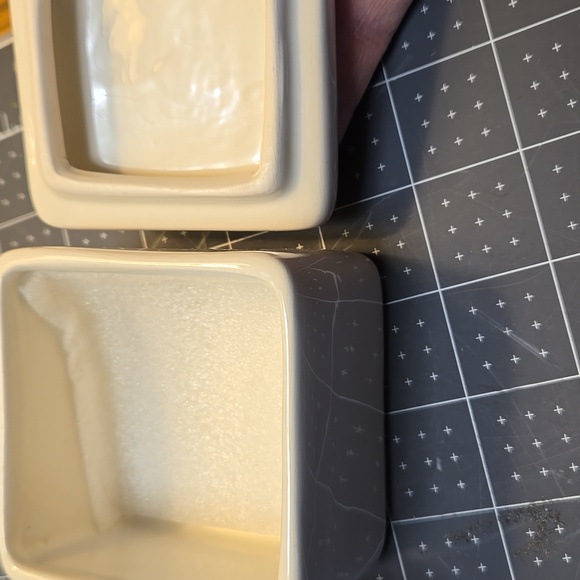 Rae Dunn Ceramic Jewelry Boxes with Red Heart and XOXO Design NWOT - Picture 2 of 3